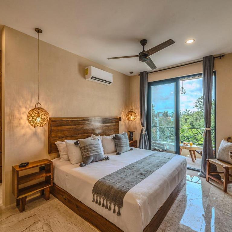 Fast Wi-Fi Deluxe 3BR PH with Private Pool and Rooftop - Three-Bedroom Apartment - 22