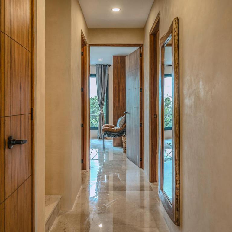 Fast Wi-Fi Deluxe 3BR PH with Private Pool and Rooftop - Three-Bedroom Apartment - 33