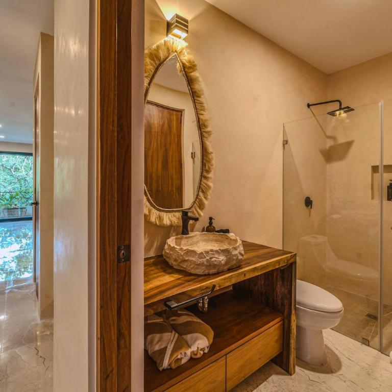 Fast Wi-Fi Deluxe 3BR PH with Private Pool and Rooftop - Three-Bedroom Apartment - 35
