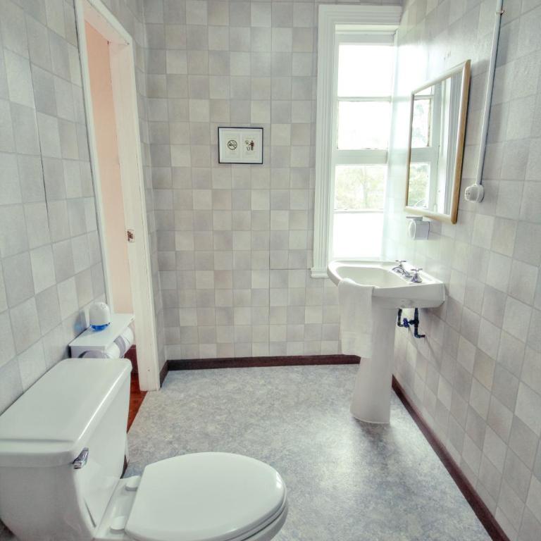 Casona Alemana - Habitación Familiar con baño privado - 3