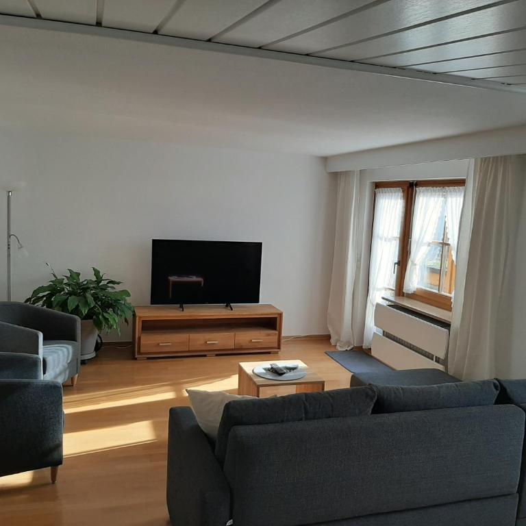 Landhaus Bauer - Apartment mit 1 Schlafzimmer, Balkon und Stadtblick - 3