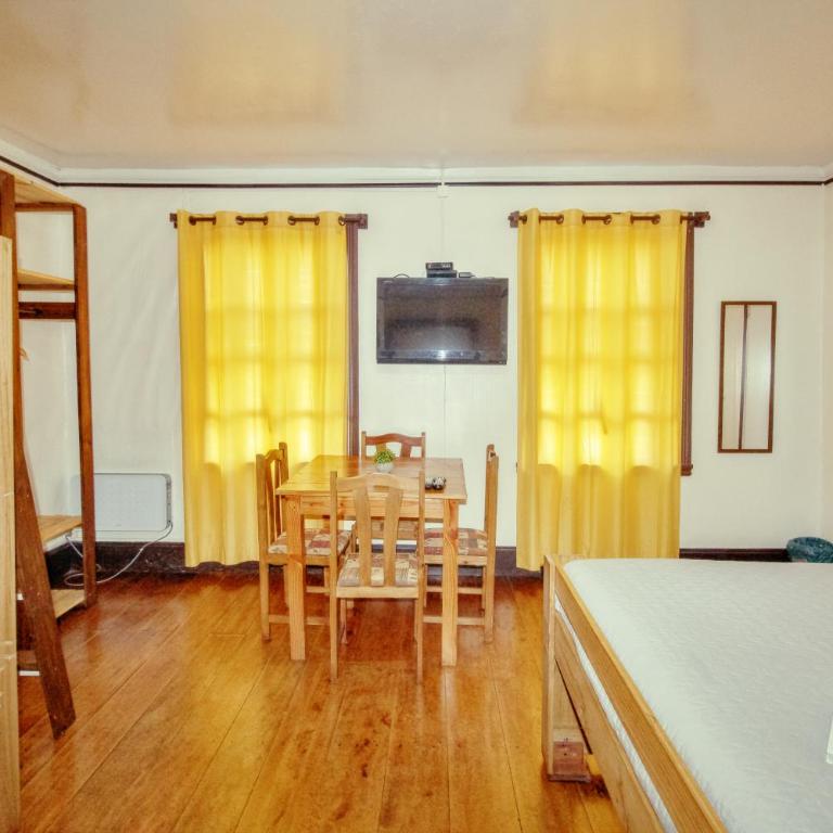 Casona Alemana - Family Room with Private Bathroom - 2