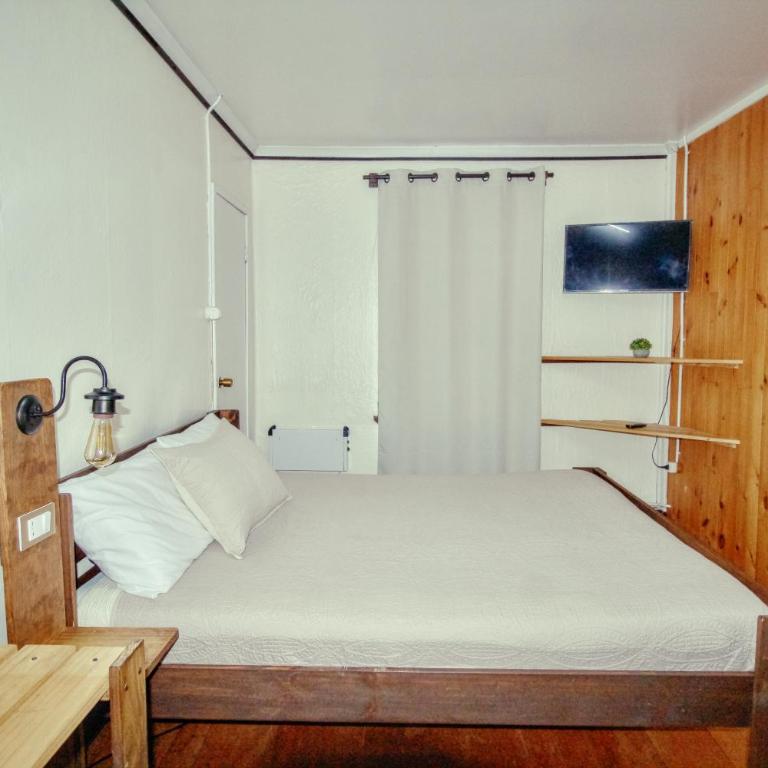 Casona Alemana - Family Room with Private Bathroom - 2