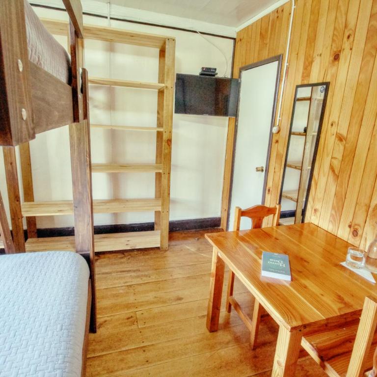 Casona Alemana - Single Room with Private Bathroom - 2