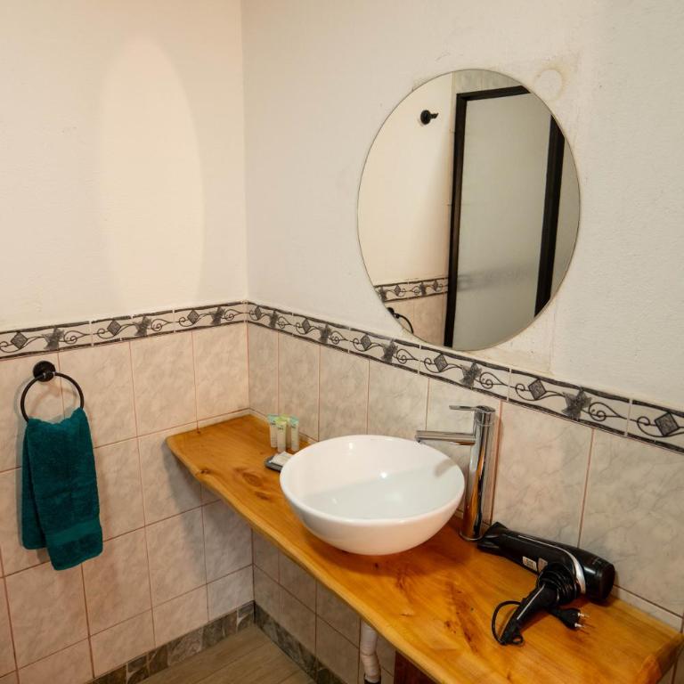 Hotel Uka Mana - Triple Room with Terrace - 3