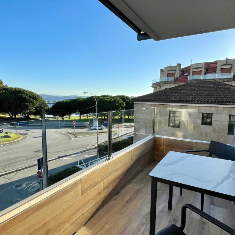 Sanxenxo Deluxe Apartamentos - Apartamento de 1 dormitorio con balcón y vistas al mar - 2