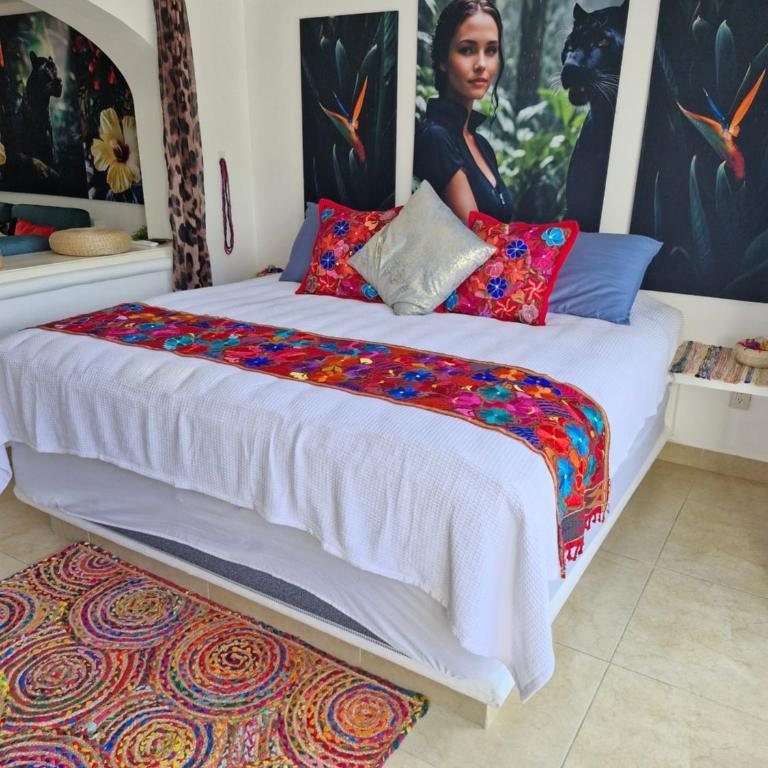 Jungle Room - One-Bedroom Apartment - 24