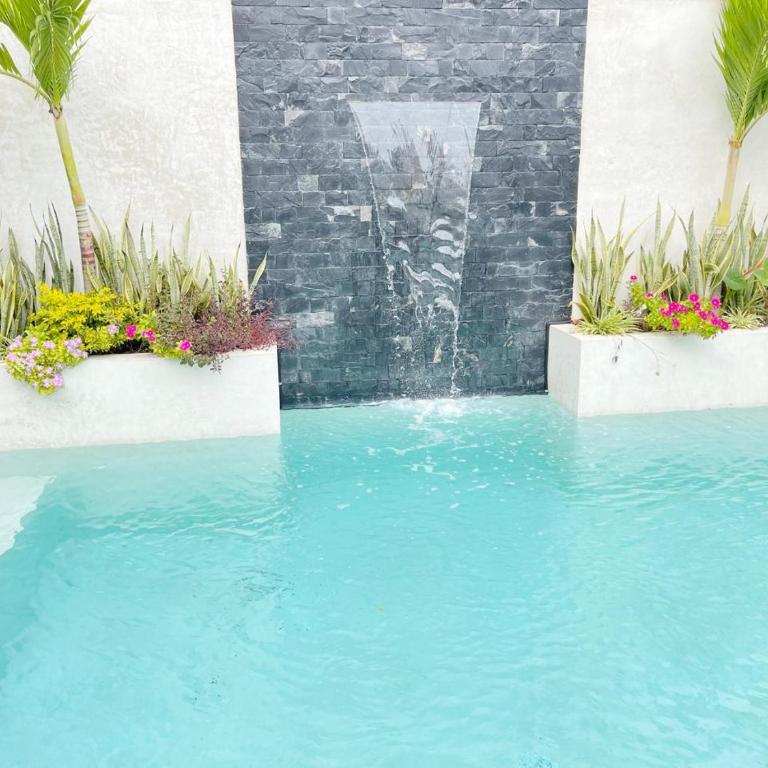Luxury House Tomanoa - 10pers - 4rooms - Pool - HotJacuzzi - Speed Wifi -waterfall - Villa con piscina privada - 10
