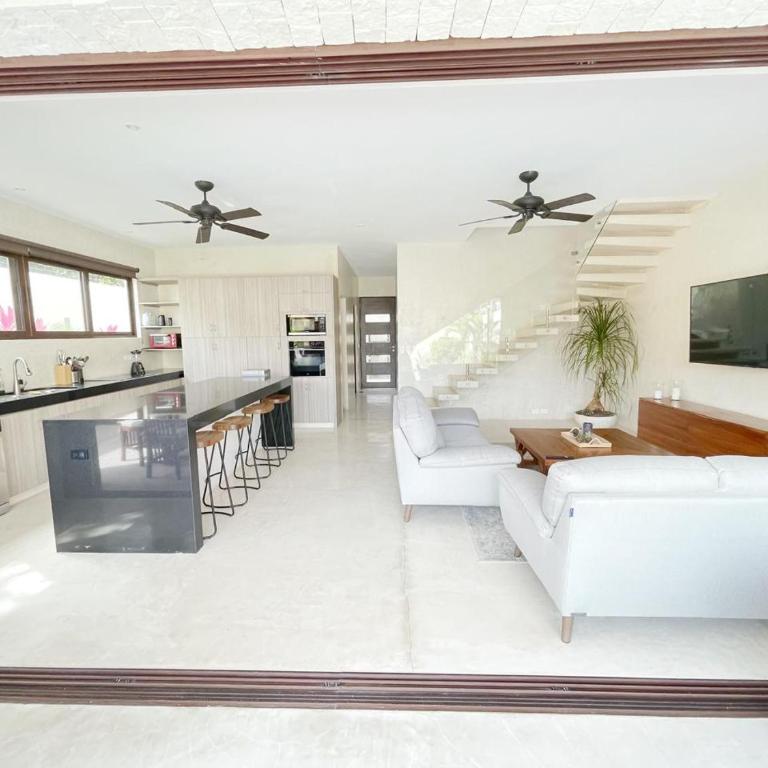 Luxury House Tomanoa - 10pers - 4rooms - Pool - HotJacuzzi - Speed Wifi -waterfall - Villa con piscina privada - 16