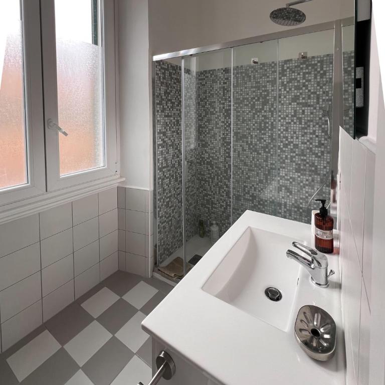 Garbatella House - Camera Matrimoniale con Bagno Privato - 22