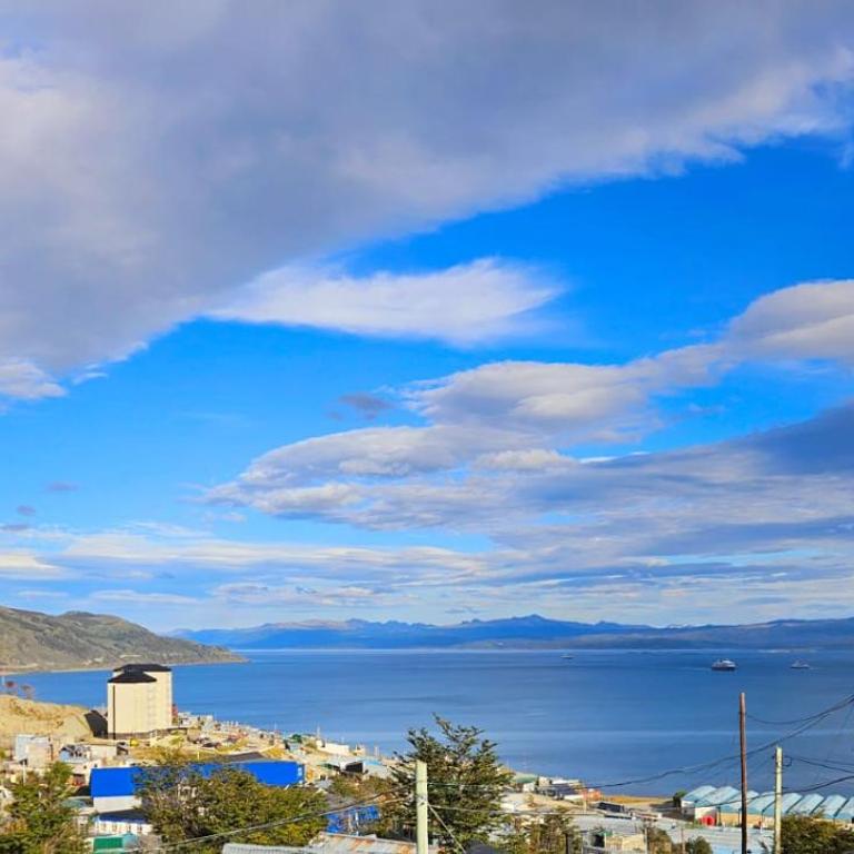 Dpto amplio con vista a la bahía - Apartamento de 2 dormitorios - 40