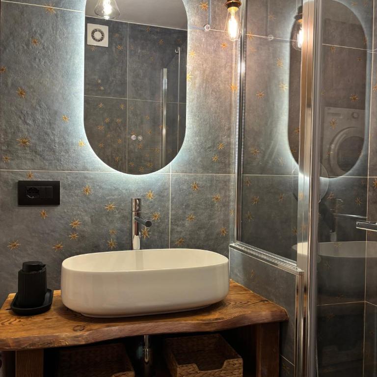 Rifugio tra le stelle AV - cozy top floor terrace apt with mountain views - Monolocale Familiare - 24