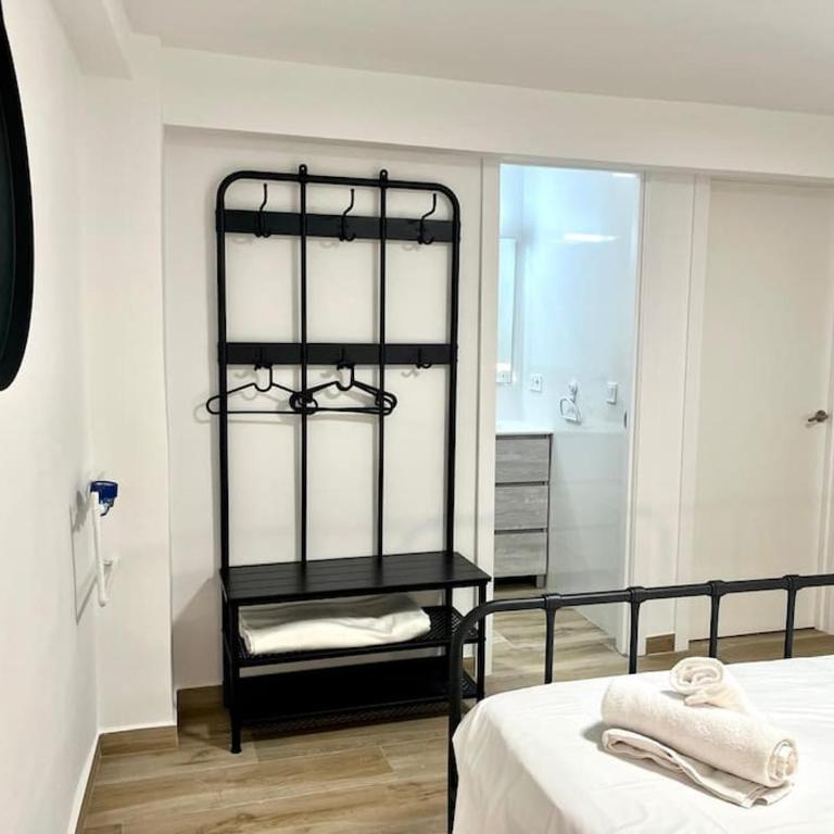 Modern and central independent apartment - One-Bedroom Apartment - 2