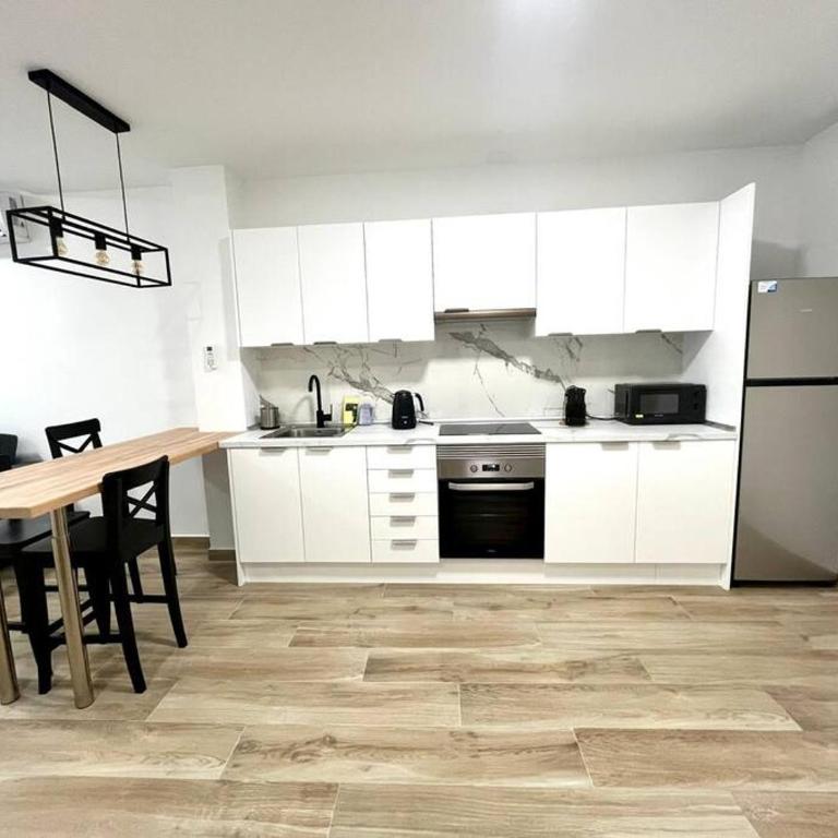 Modern and central independent apartment - One-Bedroom Apartment - 7