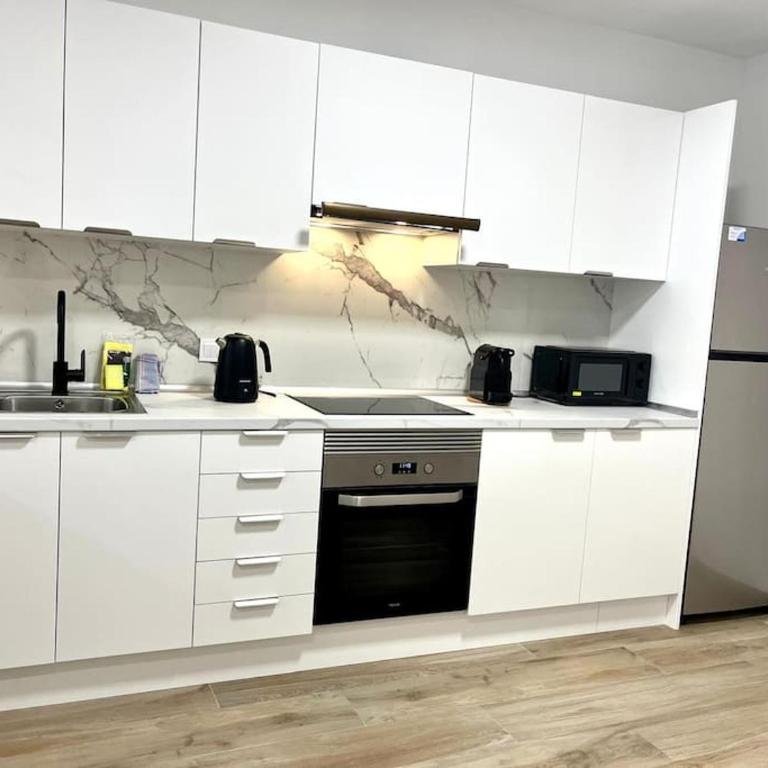 Modern and central independent apartment - One-Bedroom Apartment - 18