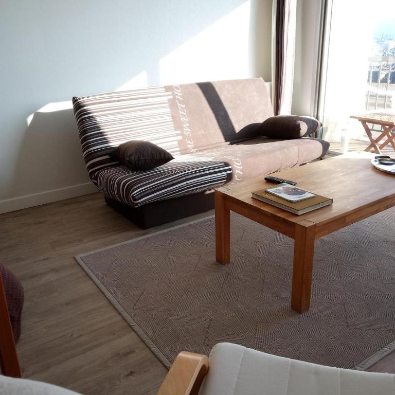 Central et calme, vue ville et mer, parking privé, ascenseur - Apartment mit 1 Schlafzimmer - 5