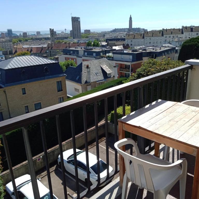Central et calme, vue ville et mer, parking privé, ascenseur - Apartment mit 1 Schlafzimmer - 6