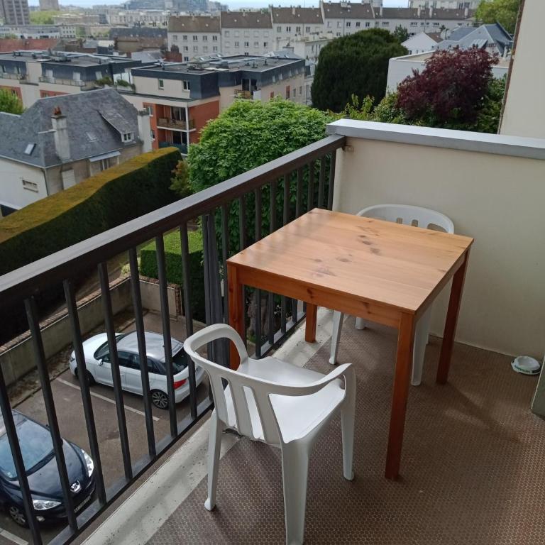 Central et calme, vue ville et mer, parking privé, ascenseur - Apartment mit 1 Schlafzimmer - 11