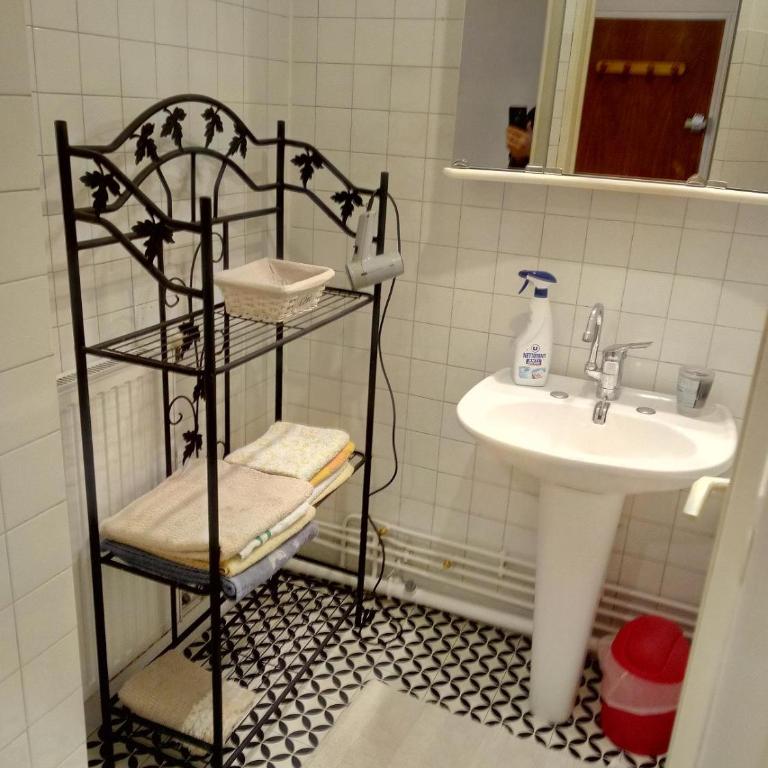 Central et calme, vue ville et mer, parking privé, ascenseur - Apartment mit 1 Schlafzimmer - 13