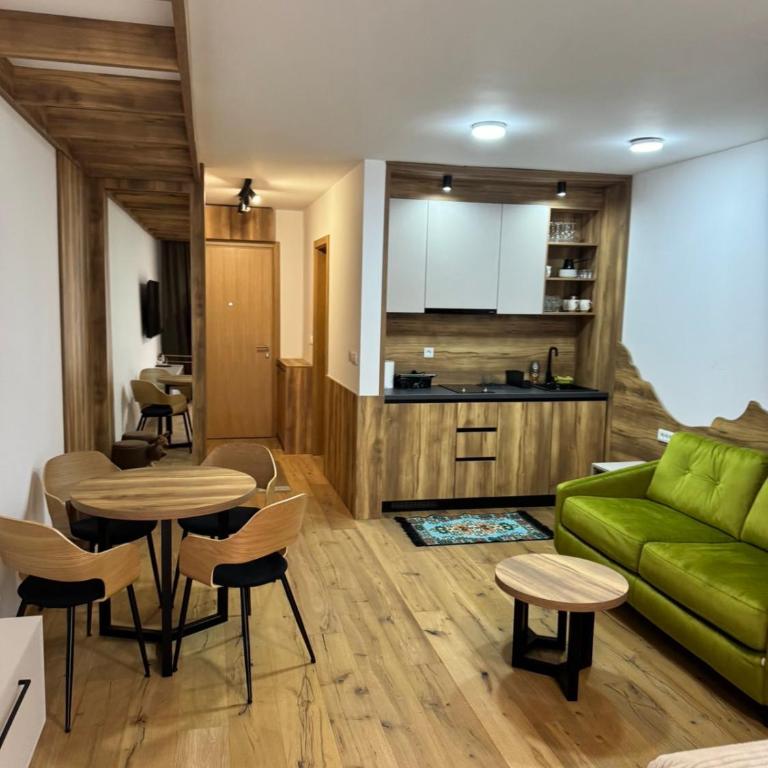 Apartman Ivana Jahorina - Family Suite with Balcony - 1