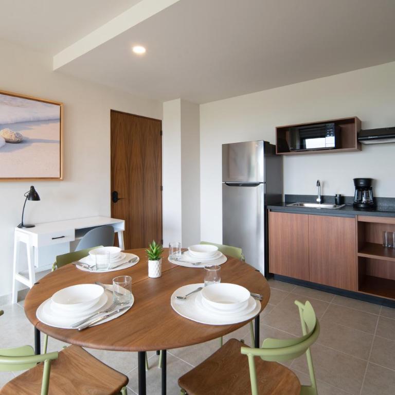 Everglades Suites - Suite with City View - 5