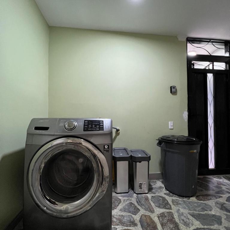 Apartamento a minutos de Provenza en Medellín - M201 By Roots Rentals - Apartamento de 1 dormitorio - 12