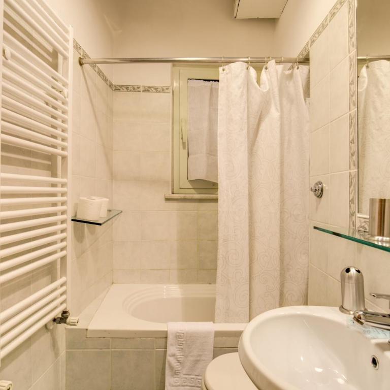 Navona Flowers - Appartamento con 2 Camere da Letto - 21