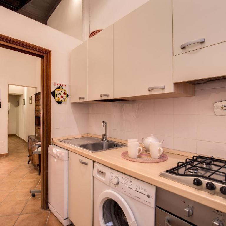 Navona Flowers - Appartamento con 2 Camere da Letto - 15