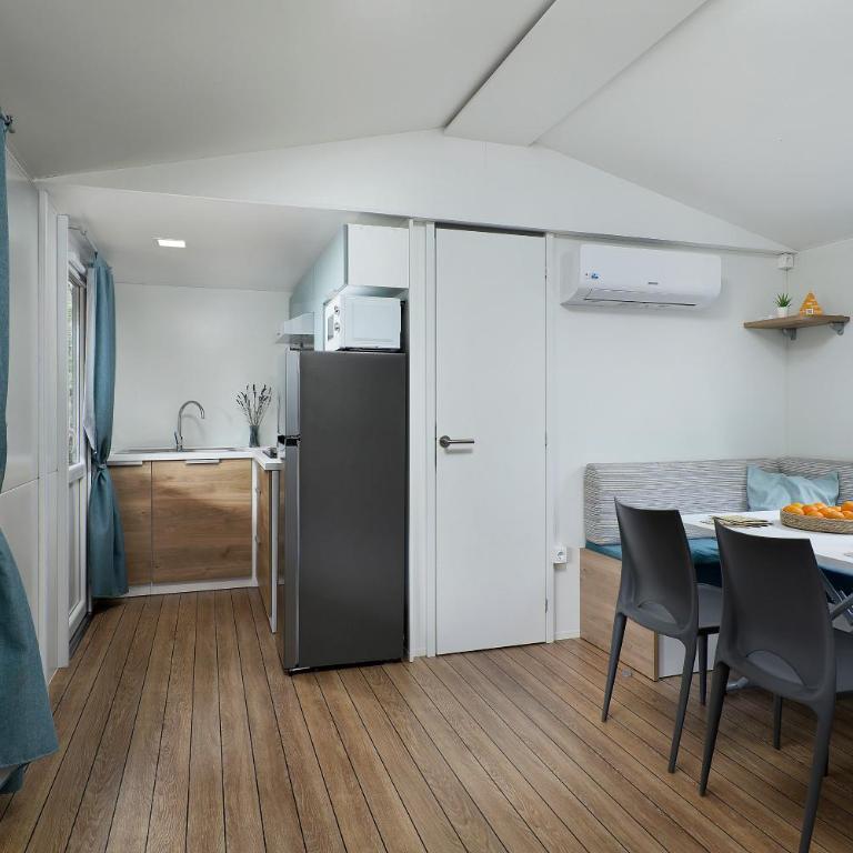 Albatross Mobile Homes on Camping Bella Italia - Mobile Home Orion - 6