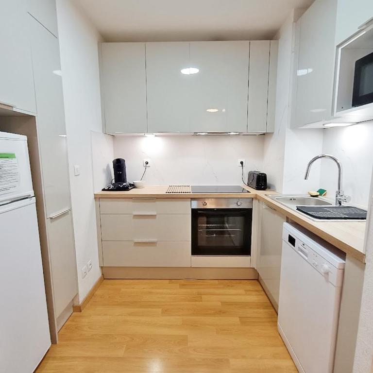 L'Eterlou, T3, centre Luchon, wifi, casier à skis, ascenseur, 6 personnes - Apartment mit 2 Schlafzimmern - 6