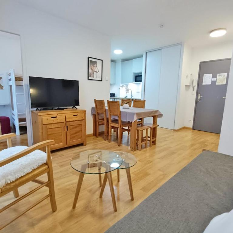 L'Eterlou, T3, centre Luchon, wifi, casier à skis, ascenseur, 6 personnes - Apartment mit 2 Schlafzimmern - 2
