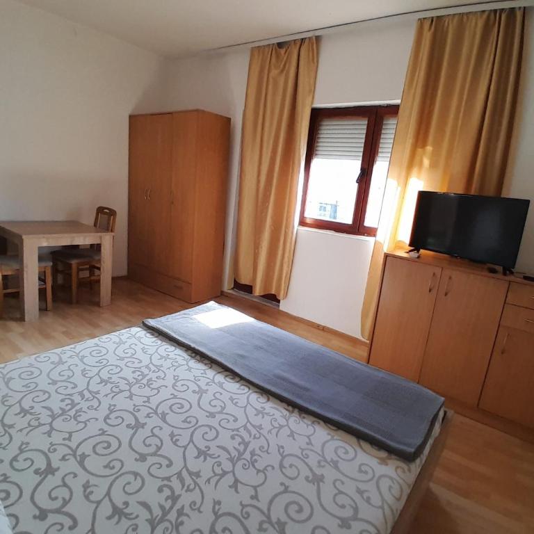 Airport BG Rooms and Apartment - Dvokrevetna Soba sa Bračnim Krevetom i Zajedničkim Kupatilom - 6