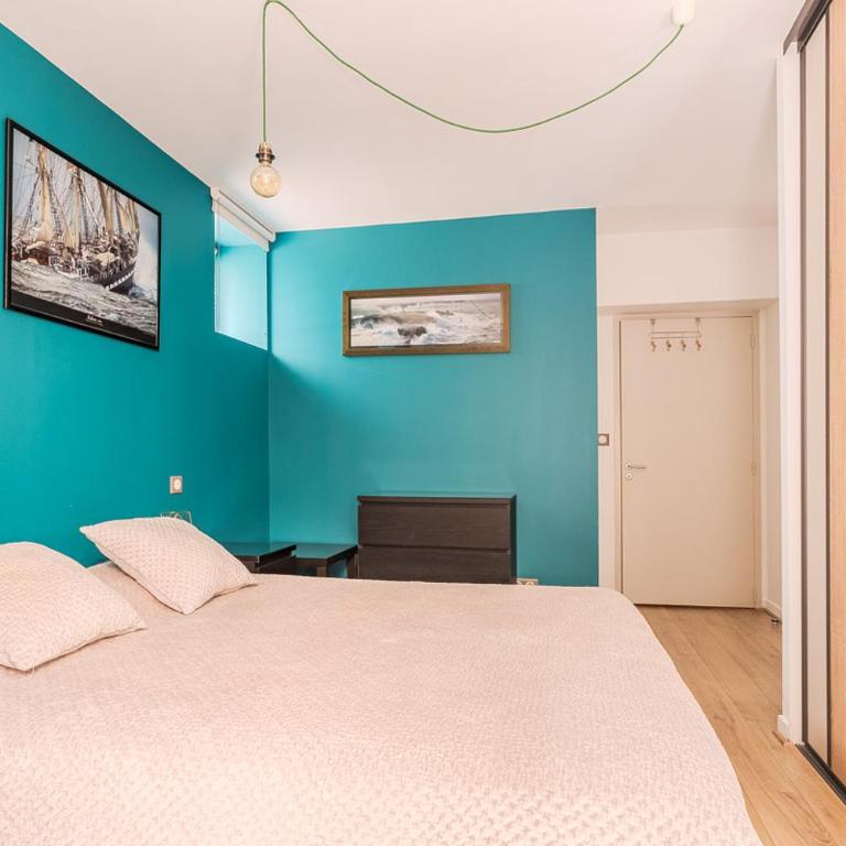 Apt T5 rénové avec bureau jardin et parking en centre ville - Apartment - 26