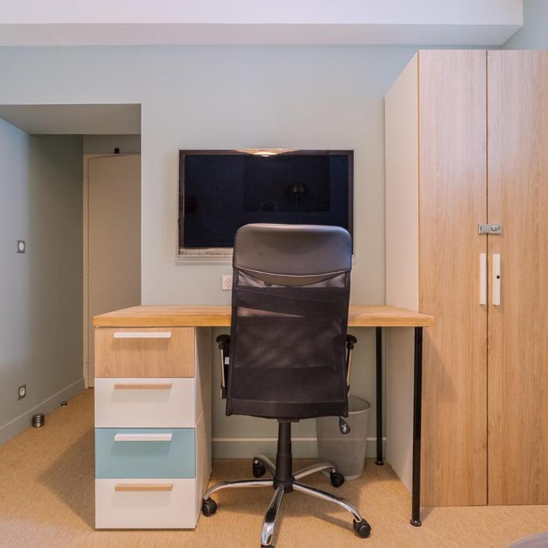 Apt T5 rénové avec bureau jardin et parking en centre ville - Apartment - 29