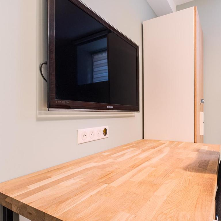 Apt T5 rénové avec bureau jardin et parking en centre ville - Apartment - 31