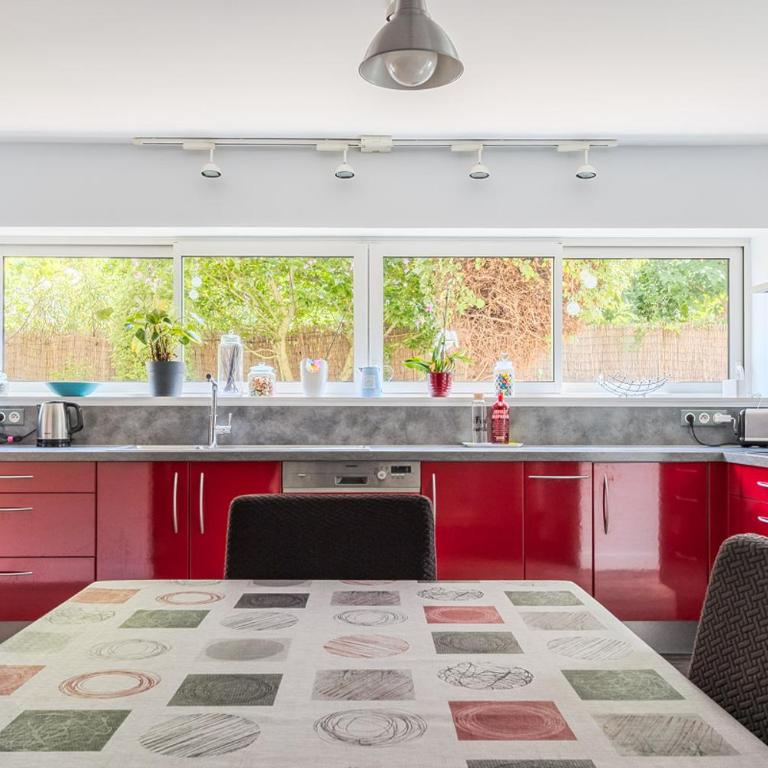 Apt T5 rénové avec bureau jardin et parking en centre ville - Apartment - 5