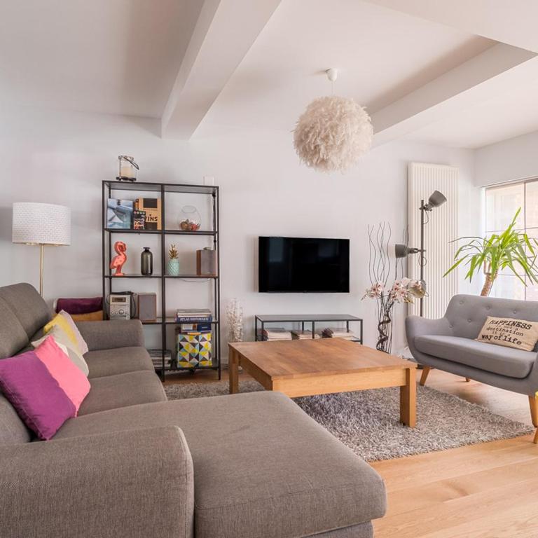 Apt T5 rénové avec bureau jardin et parking en centre ville - Apartment - 13