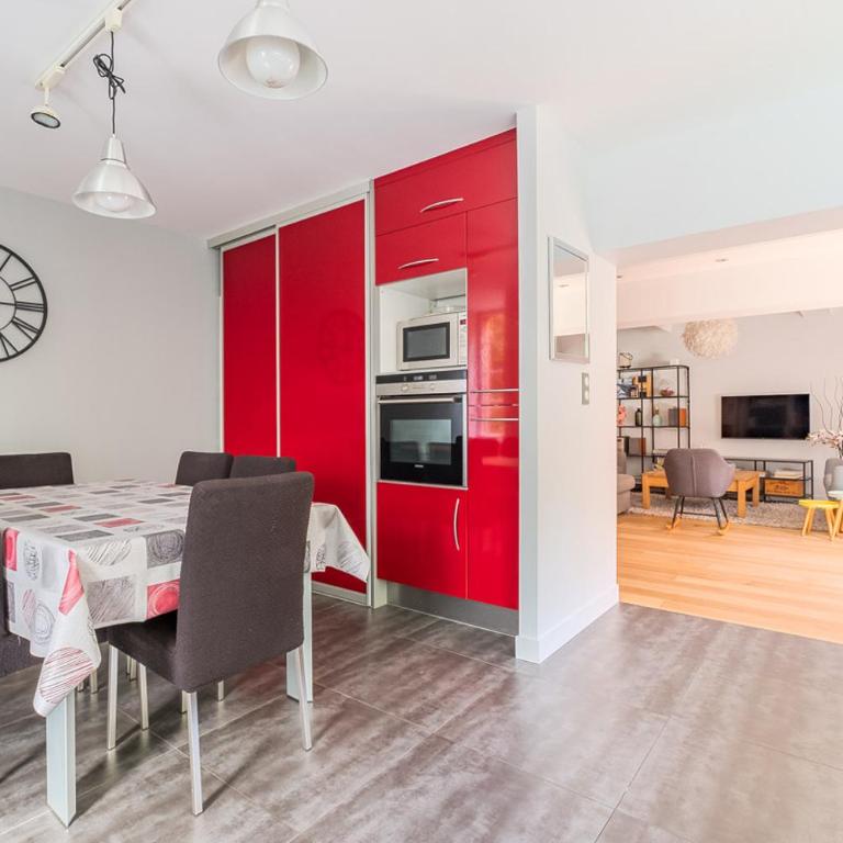 Apt T5 rénové avec bureau jardin et parking en centre ville - Apartment - 2