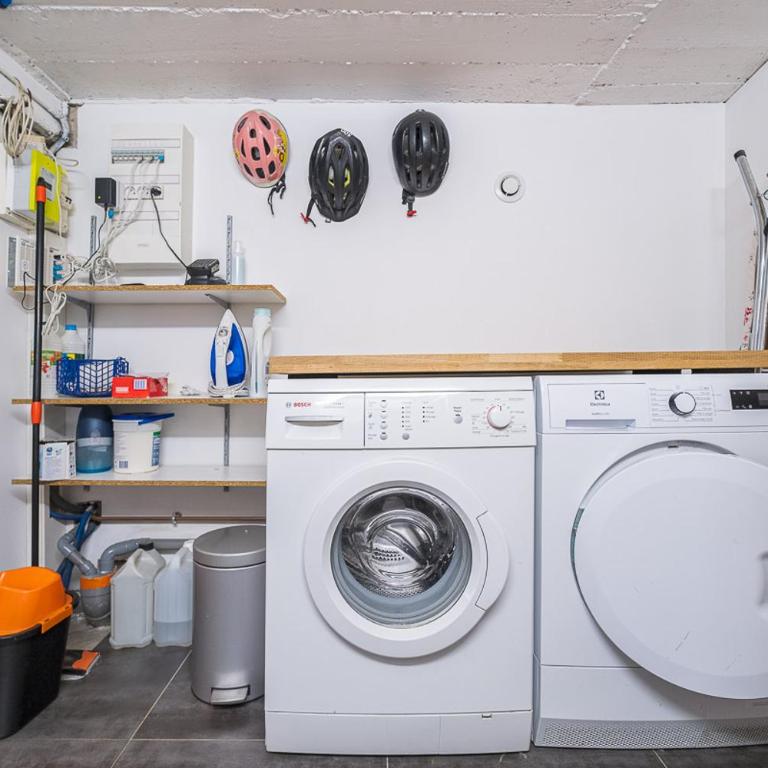 Apt T5 rénové avec bureau jardin et parking en centre ville - Apartment - 40