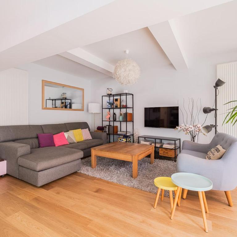 Apt T5 rénové avec bureau jardin et parking en centre ville - Apartment - 11