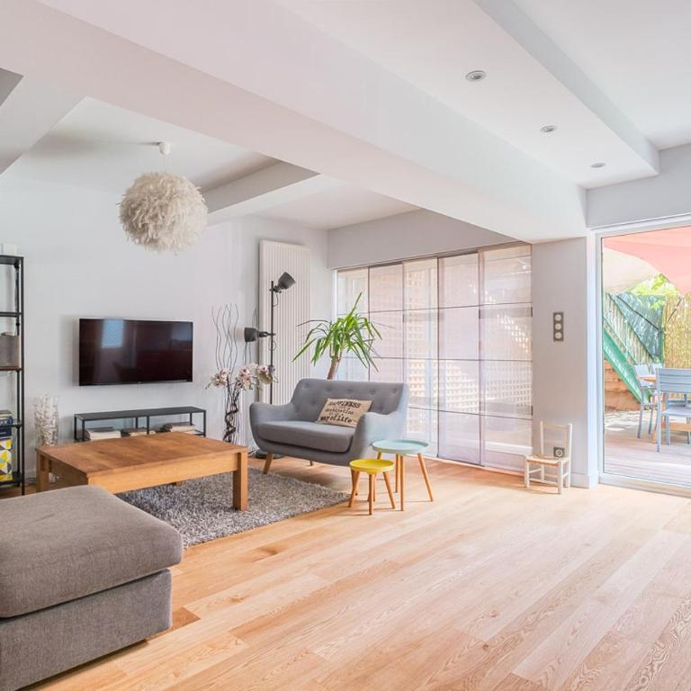 Apt T5 rénové avec bureau jardin et parking en centre ville - Apartment - 14