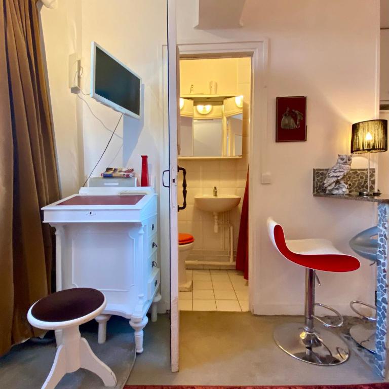 Studio chic Paris Tour Eiffel Near Eiffel tower 7th floor - Appartement 1 Chambre - 8
