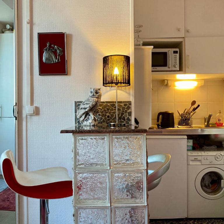 Studio chic Paris Tour Eiffel Near Eiffel tower 7th floor - Appartement 1 Chambre - 9