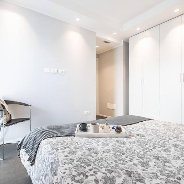AmazHome - New Roomy Home & Garden - Two-Bedroom Apartment - 26