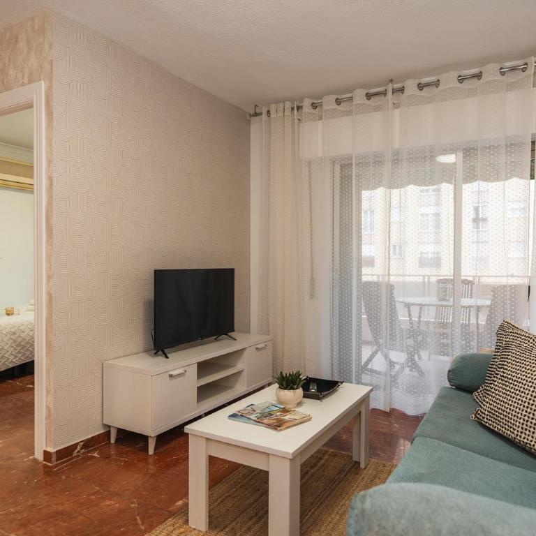 Las Flores Apartment - Five-Bedroom Apartment - 11