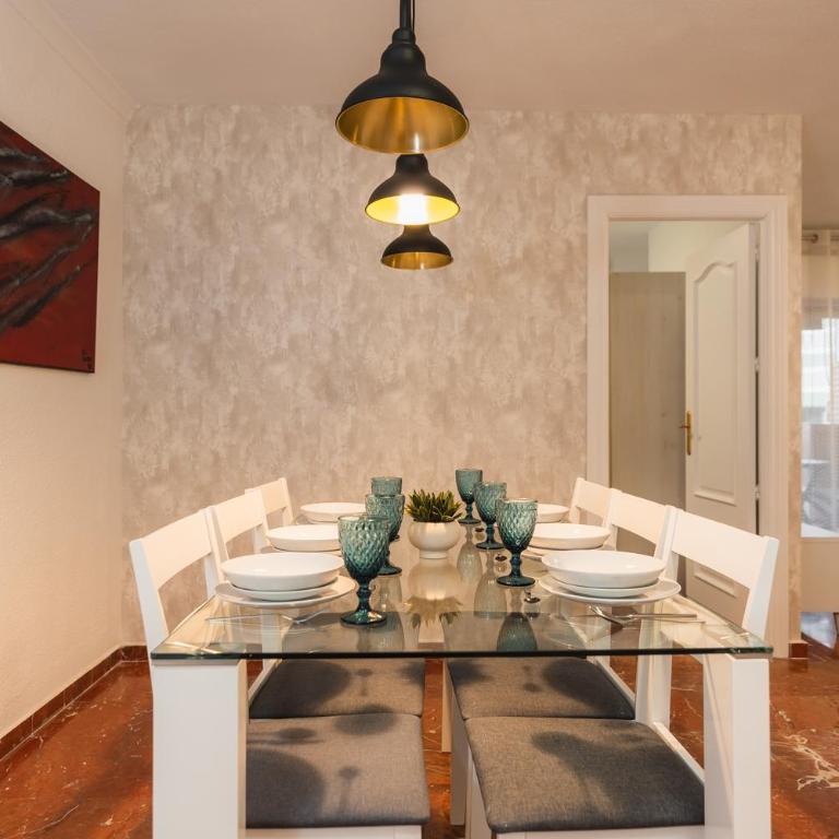 Las Flores Apartment - Five-Bedroom Apartment - 10