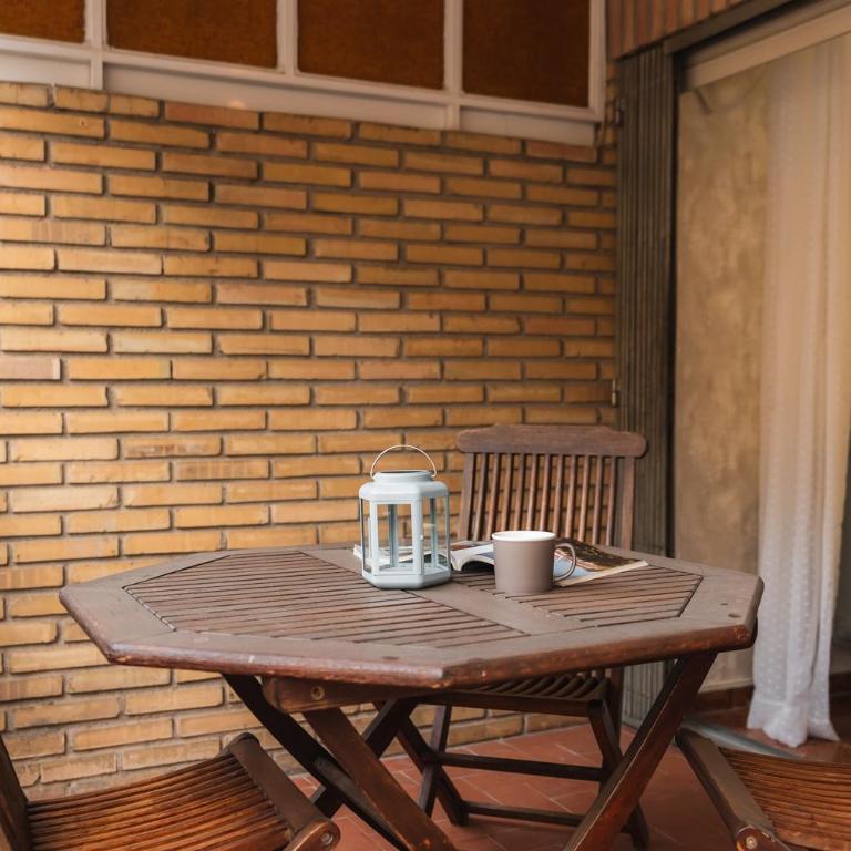 Las Flores Apartment - Five-Bedroom Apartment - 33