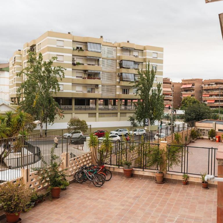 Las Flores Apartment - Five-Bedroom Apartment - 40