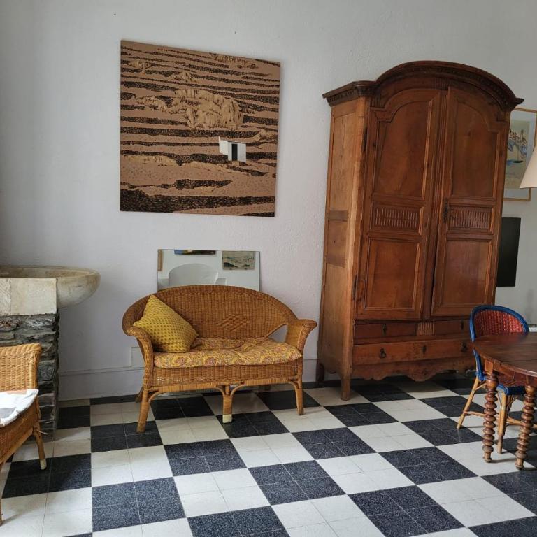 Renovated 12th-century chapel fully equipped for 6 - Vacation Home - 29