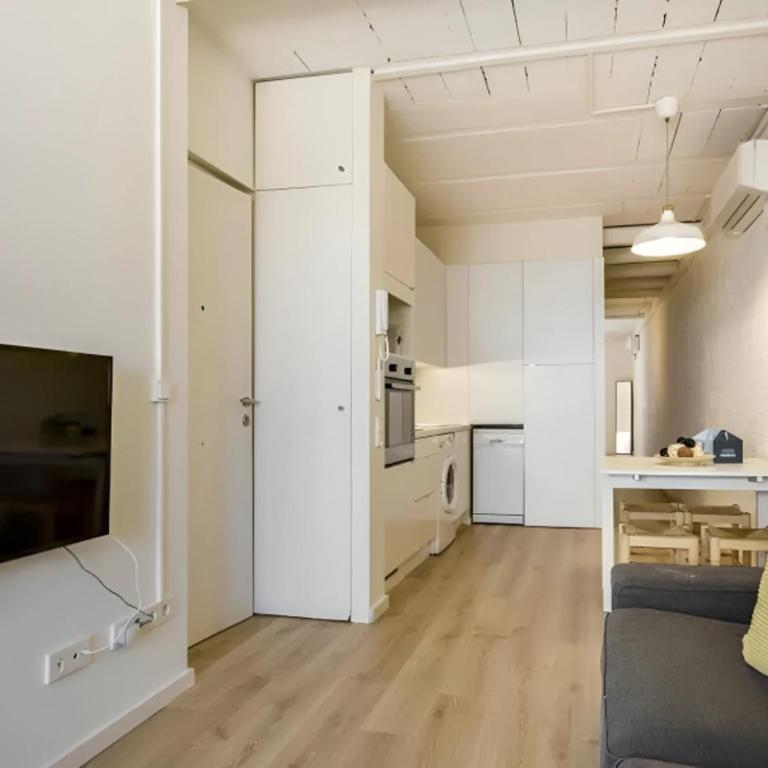 Urban Flats Park Guell - Two-Bedroom Apartment - 4